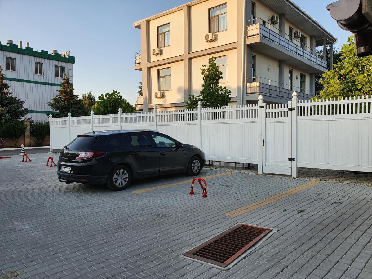Hotel Aleksandriya Czarnomorsk Zewnętrze zdjęcie