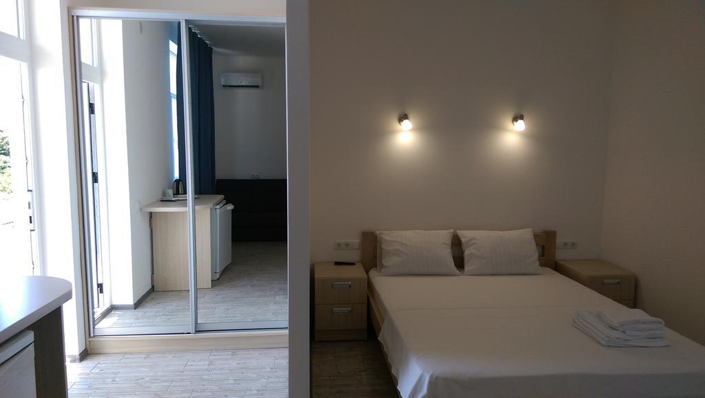 Hotel Aleksandriya Czarnomorsk Zewnętrze zdjęcie