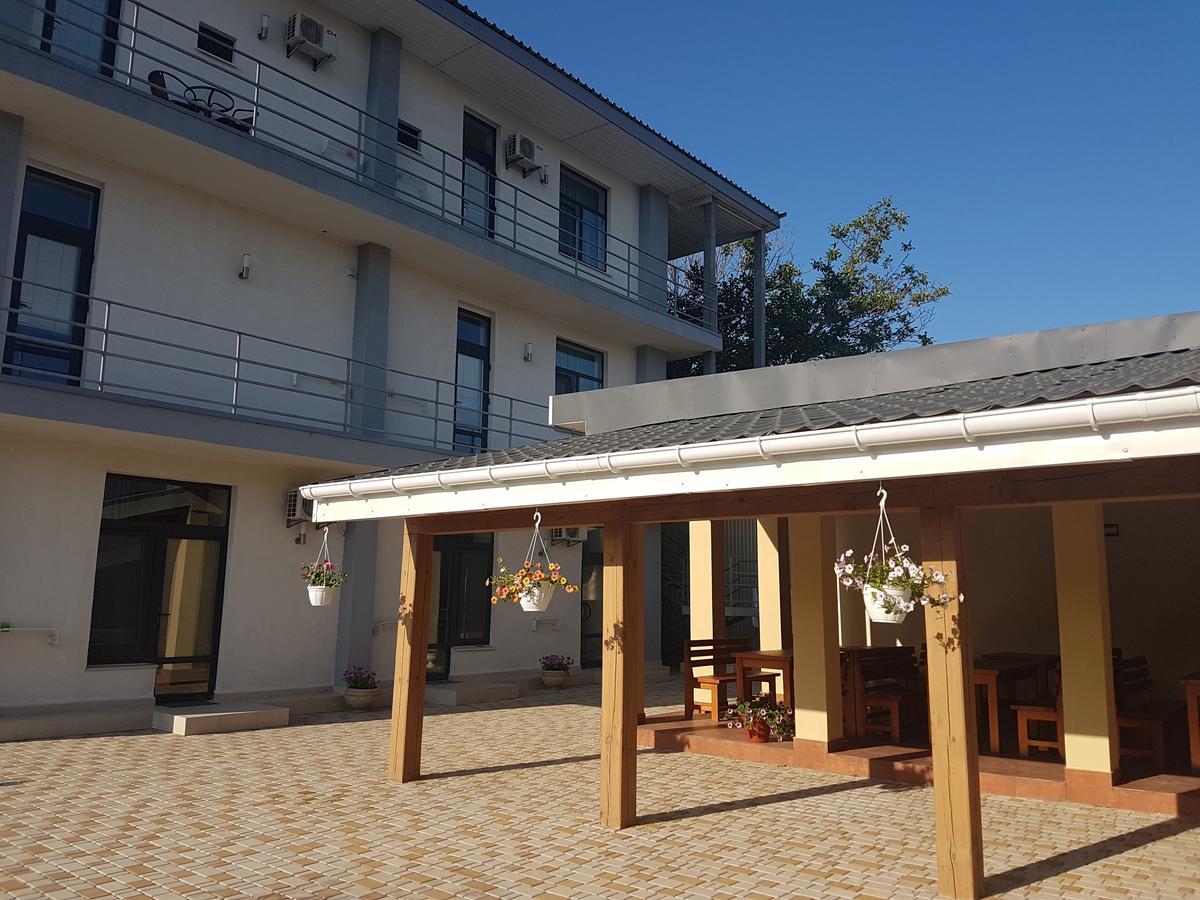 Hotel Aleksandriya Czarnomorsk Zewnętrze zdjęcie